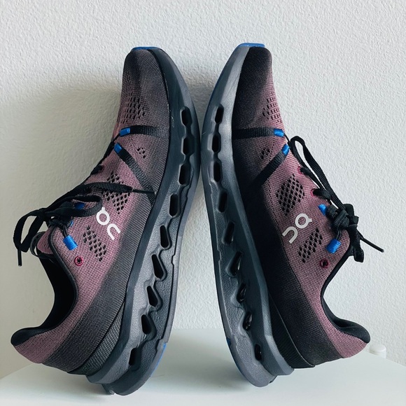 On Cloudsurfer Running Black and Blue Athletic Shoes with CloudTec size 8.5 - Picture 10 of 16